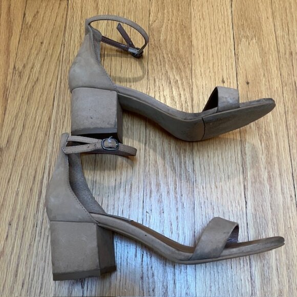 Steve Madden Irenee Block Heel nubuck Sandal in Tan size 6 - Picture 3 of 10